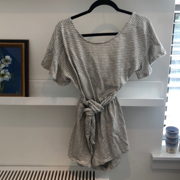 Lush Romper - Picture 2 of 4